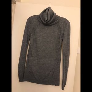 ASIS Lululemon wool turtleneck size 6 gray